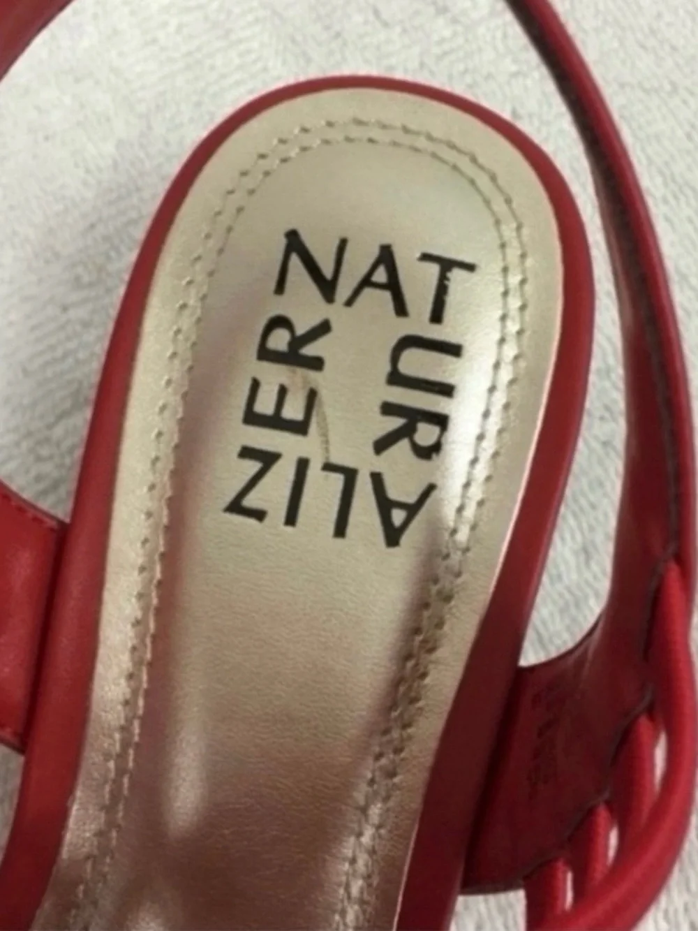 NWT New Naturalizer Women's Red Strappy Mini Wedge Open Toe Sandal Size 6.5 Boho